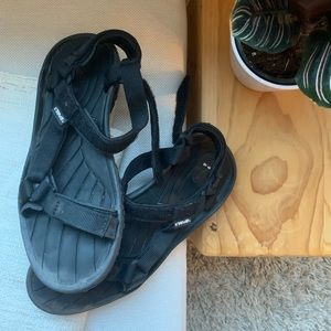 Adventure Tevas!